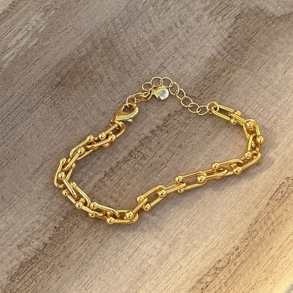 SOLD ✨Elana 18K Gold Plated Bracelet - Picture 1 of 3